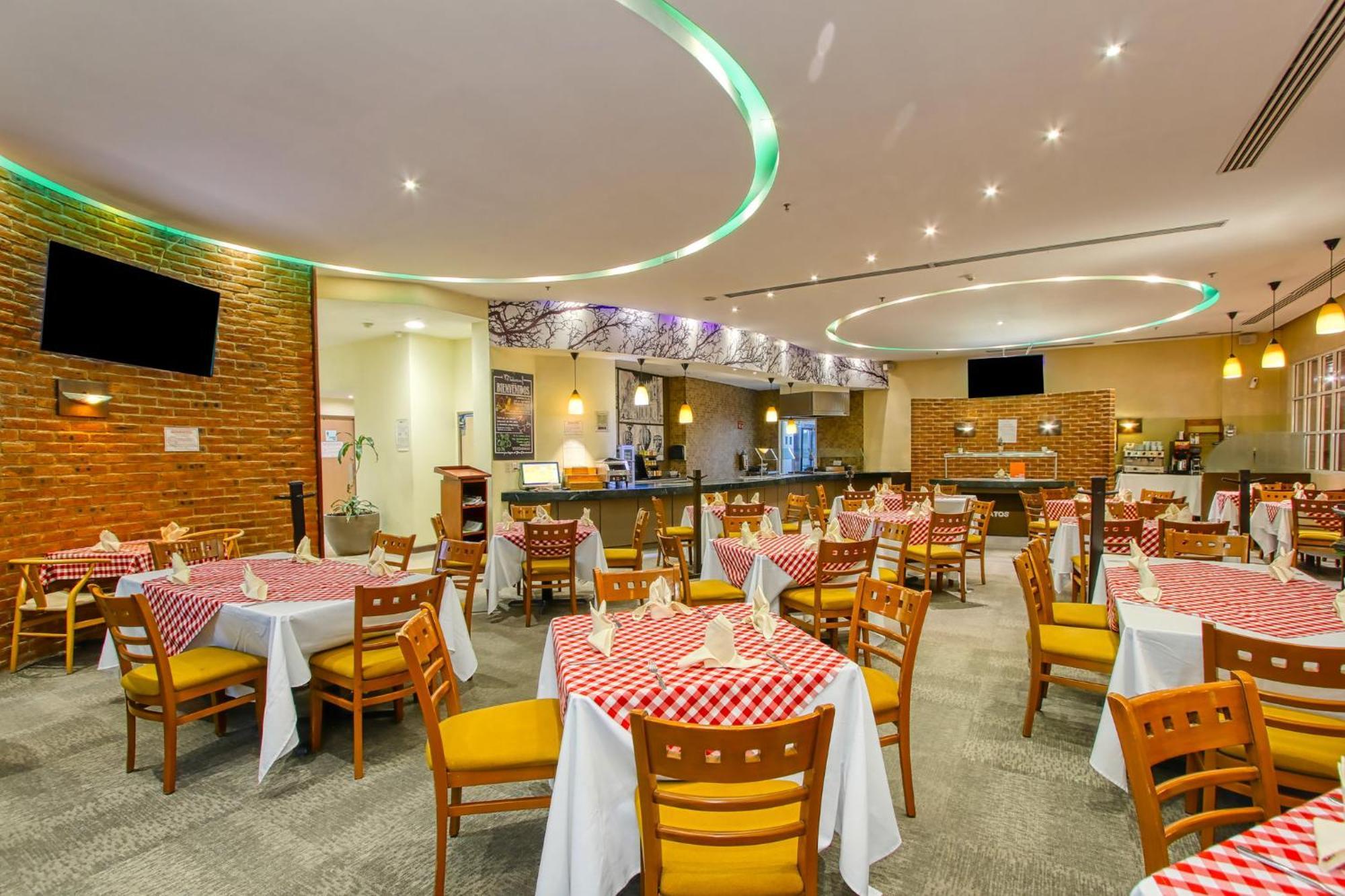 Holiday Inn Leon-Convention Center By Ihg Bagian luar foto
