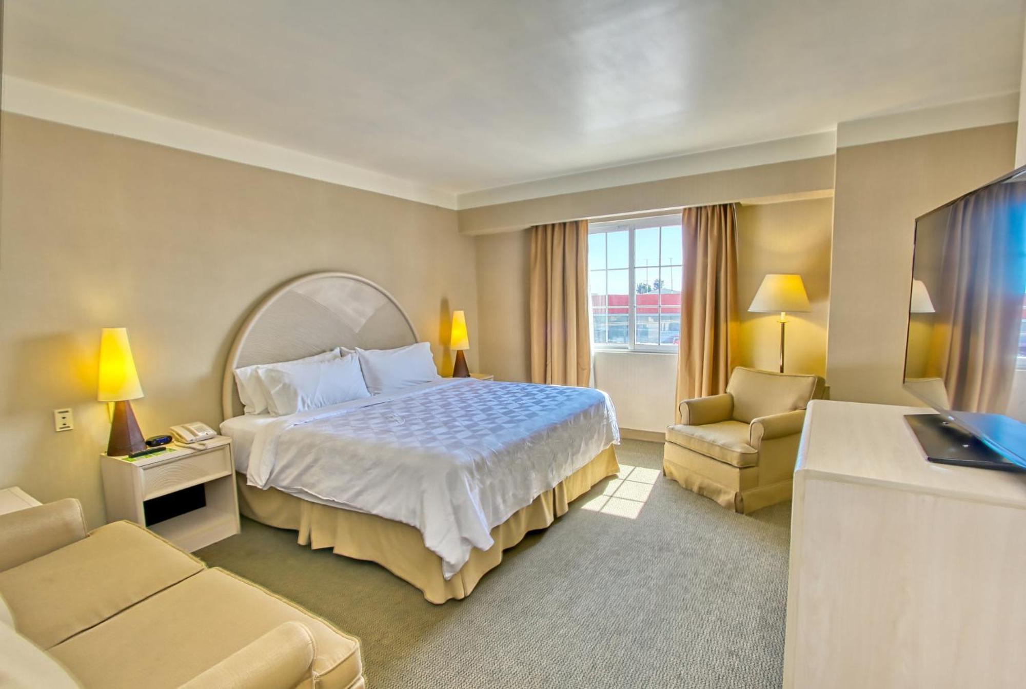 Holiday Inn Leon-Convention Center By Ihg Bagian luar foto