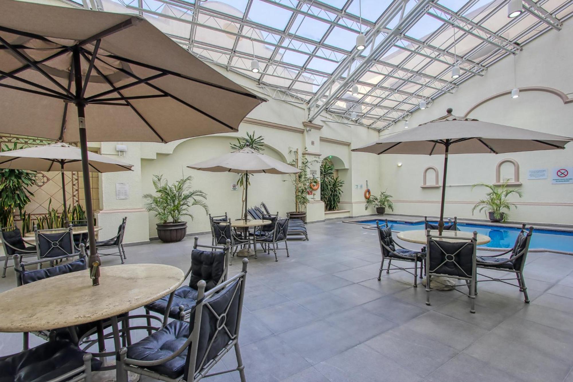 Holiday Inn Leon-Convention Center By Ihg Bagian luar foto